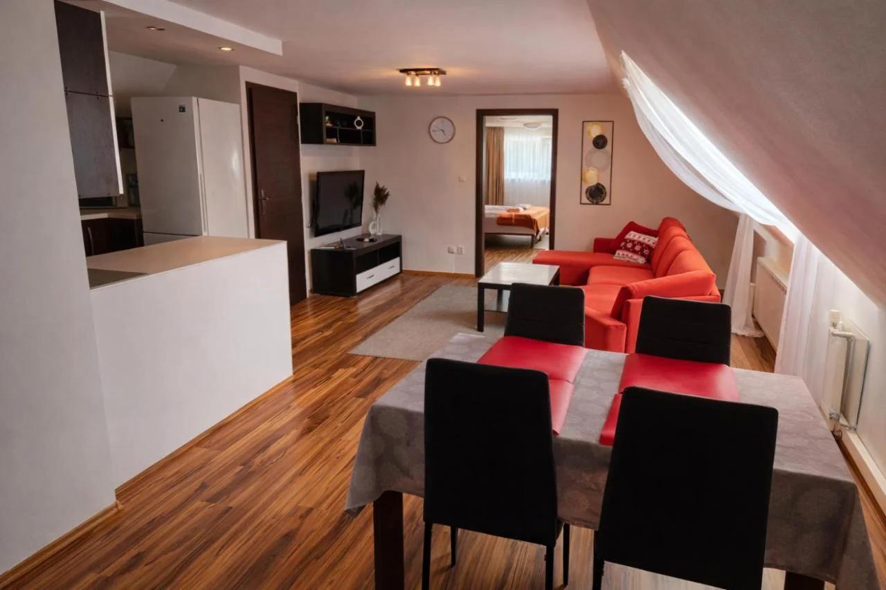 Apartmán Tajov pre 5-6 osôb, privatne parkovanie a terasa photo