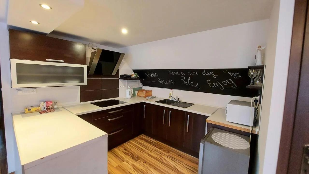 Apartmán Tajov pre 5-6 osôb, privatne parkovanie a terasa photo