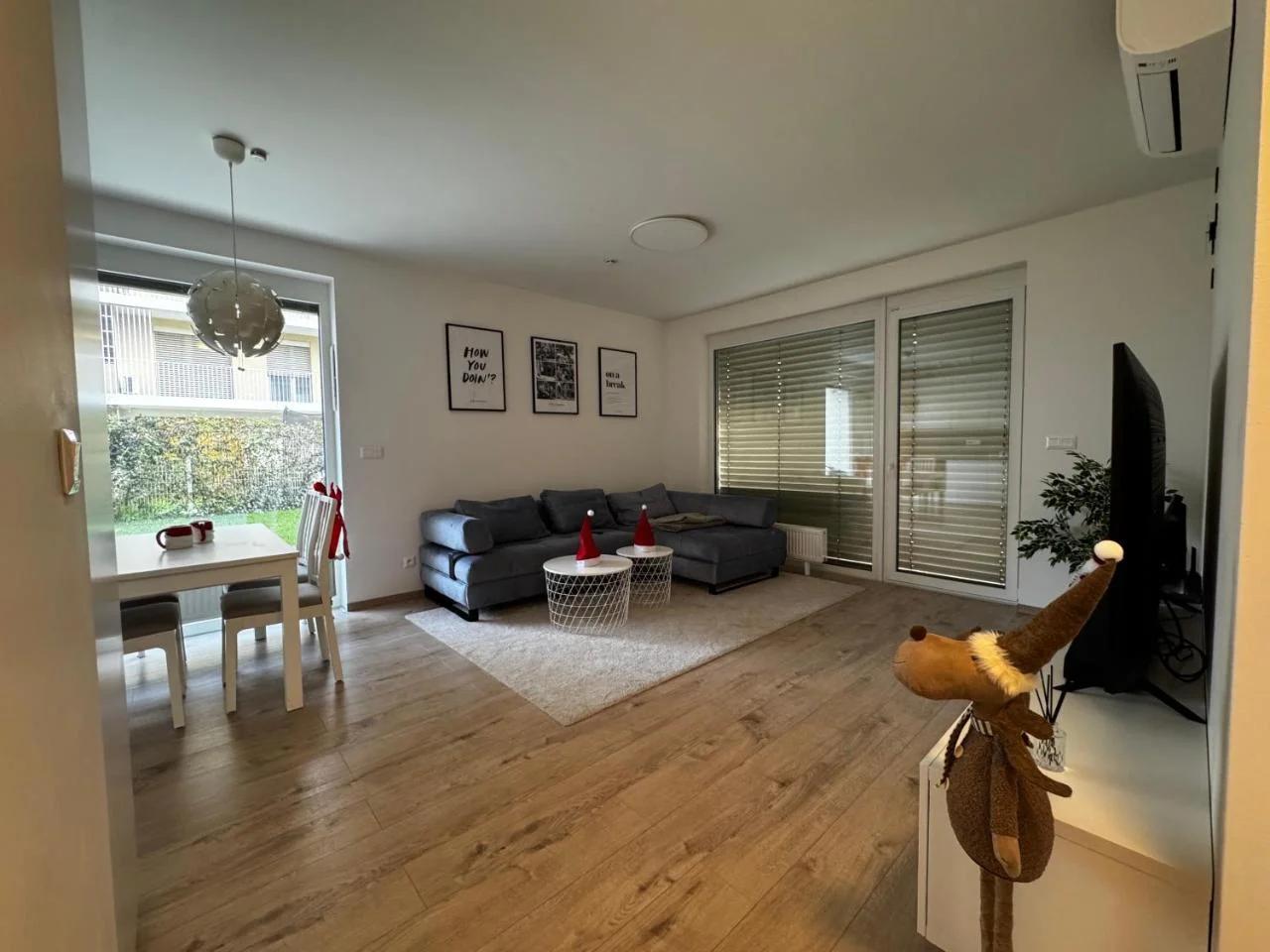 BA Apartment with free garage parking and garden photo