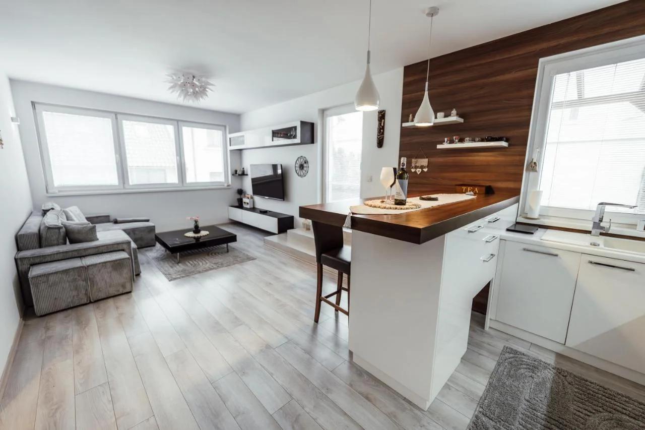 MELANIAS APARTMENT CENTER CITY BANSKA BYSTRICA, 47m terasse 2min Europa shopping center, Ministry of fun and Dukla athletic stadium photo