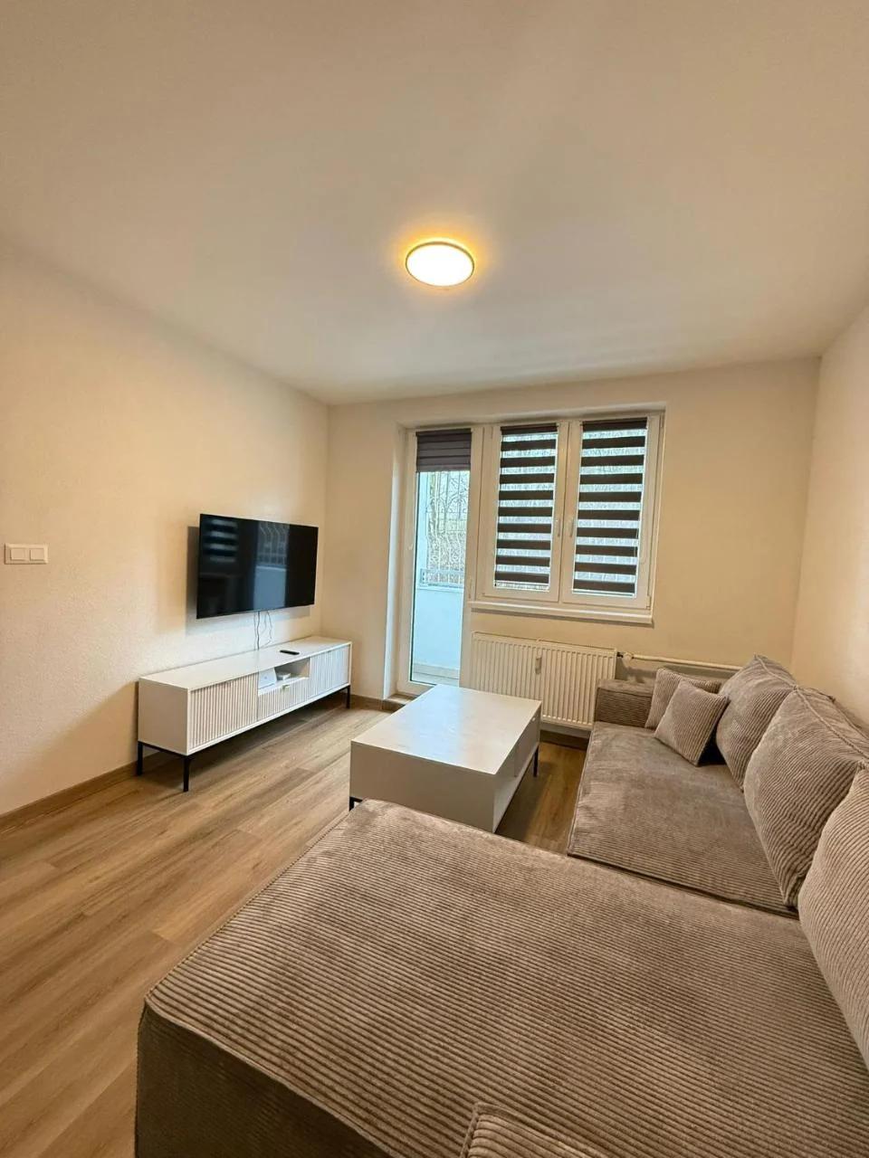 Mid-Town Spacious Apartment photo