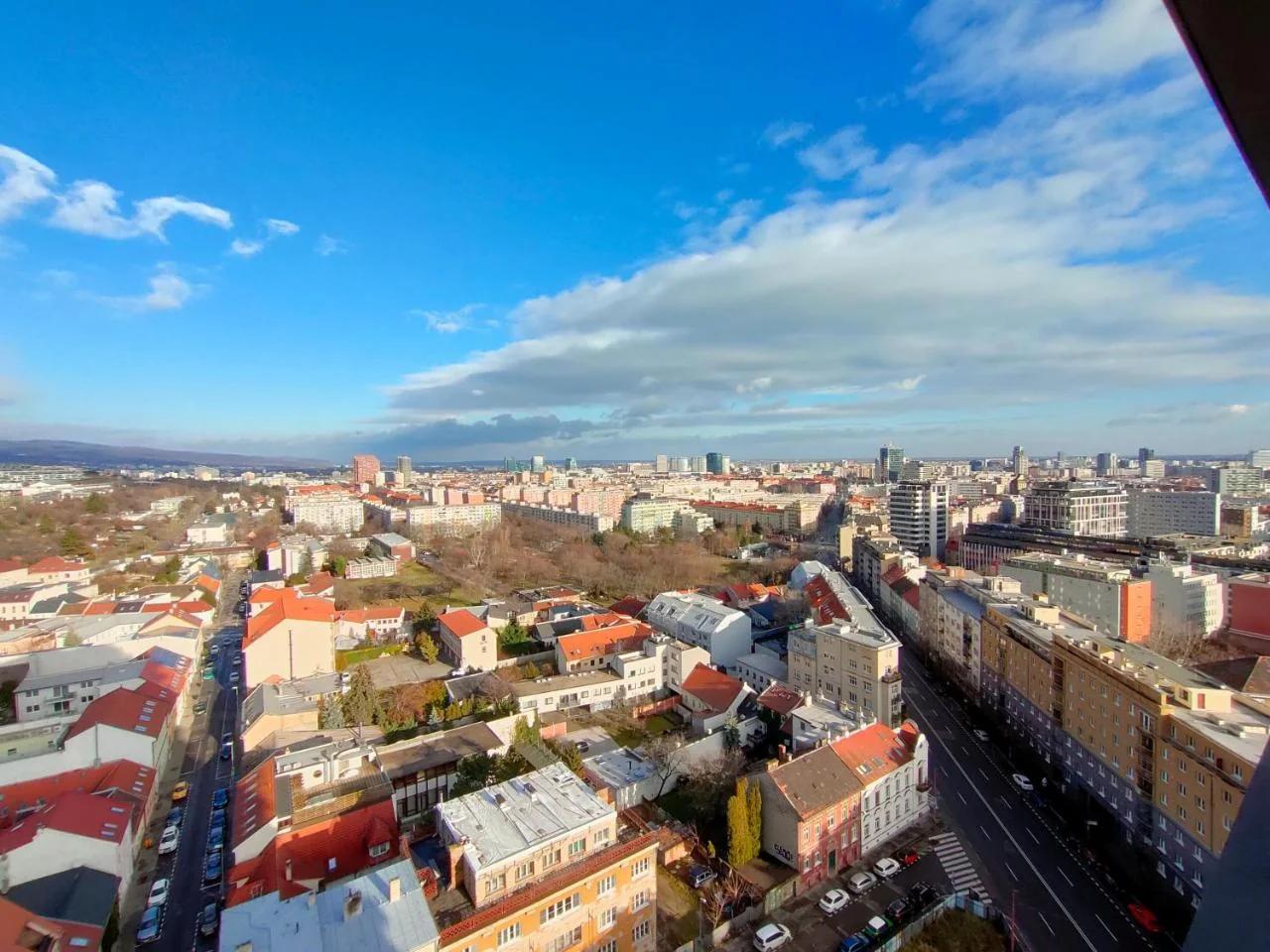SAG 18th floor Beautiful apartment in center free wifi photo