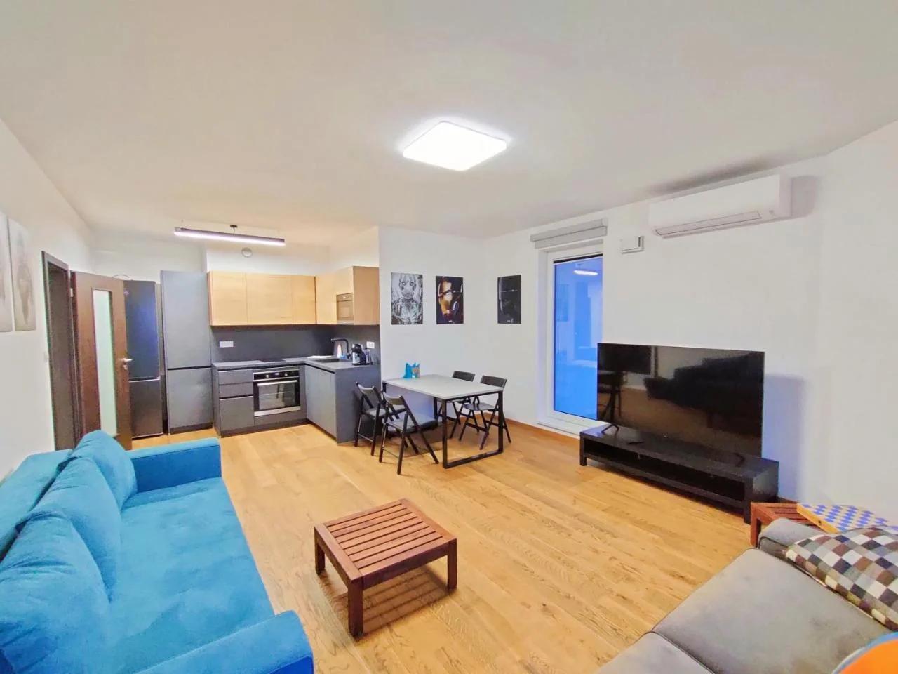 SAG 18th floor Beautiful apartment in center free wifi photo