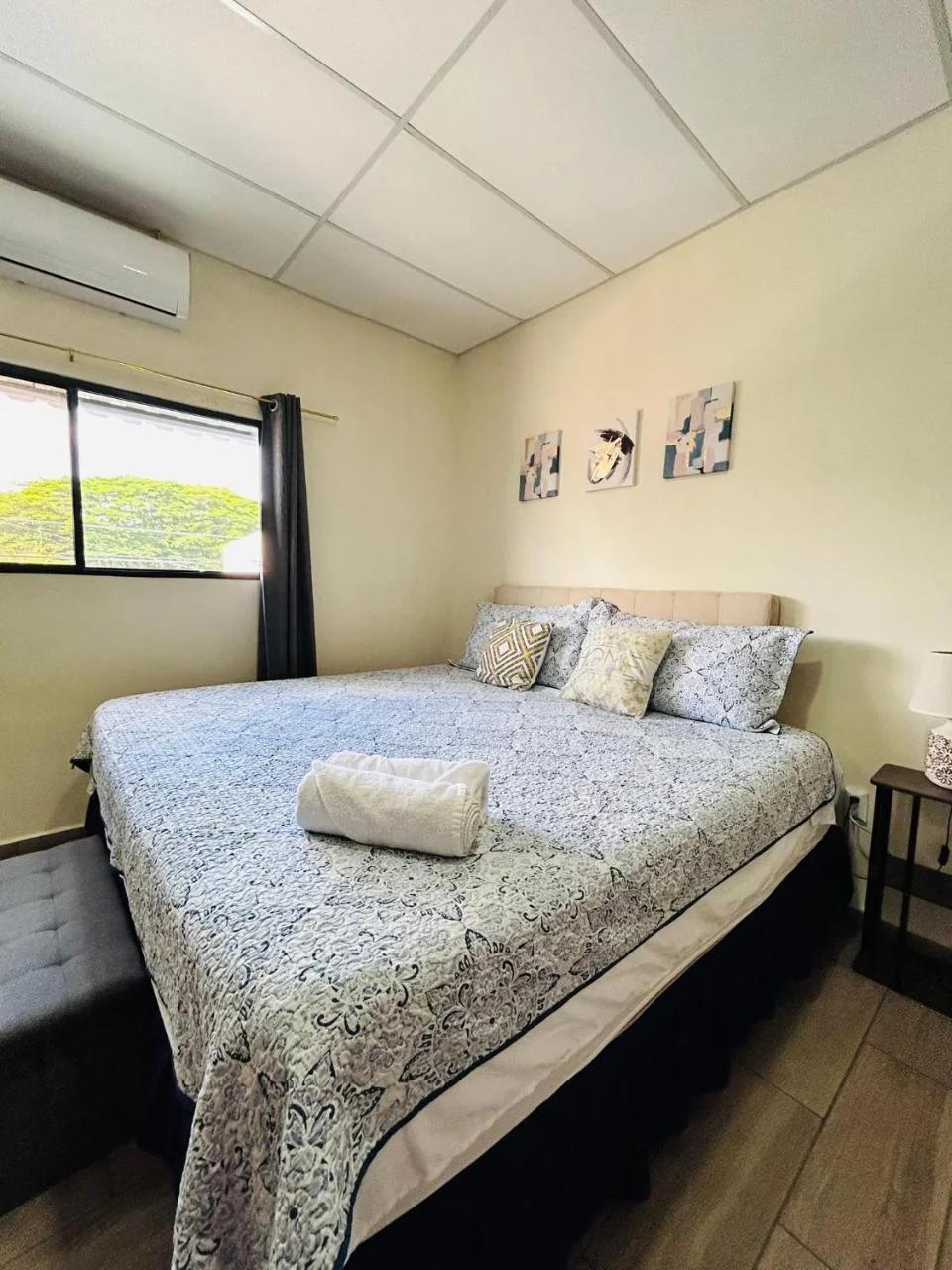 Bambú Family House, AC, WiFi, near Metrocentro Mall photo