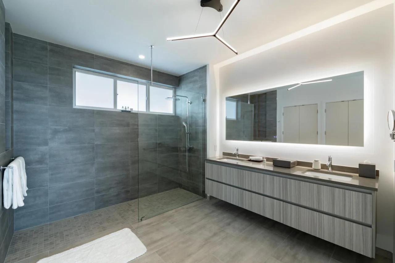 Ellipse Resort, Grace Bay photo