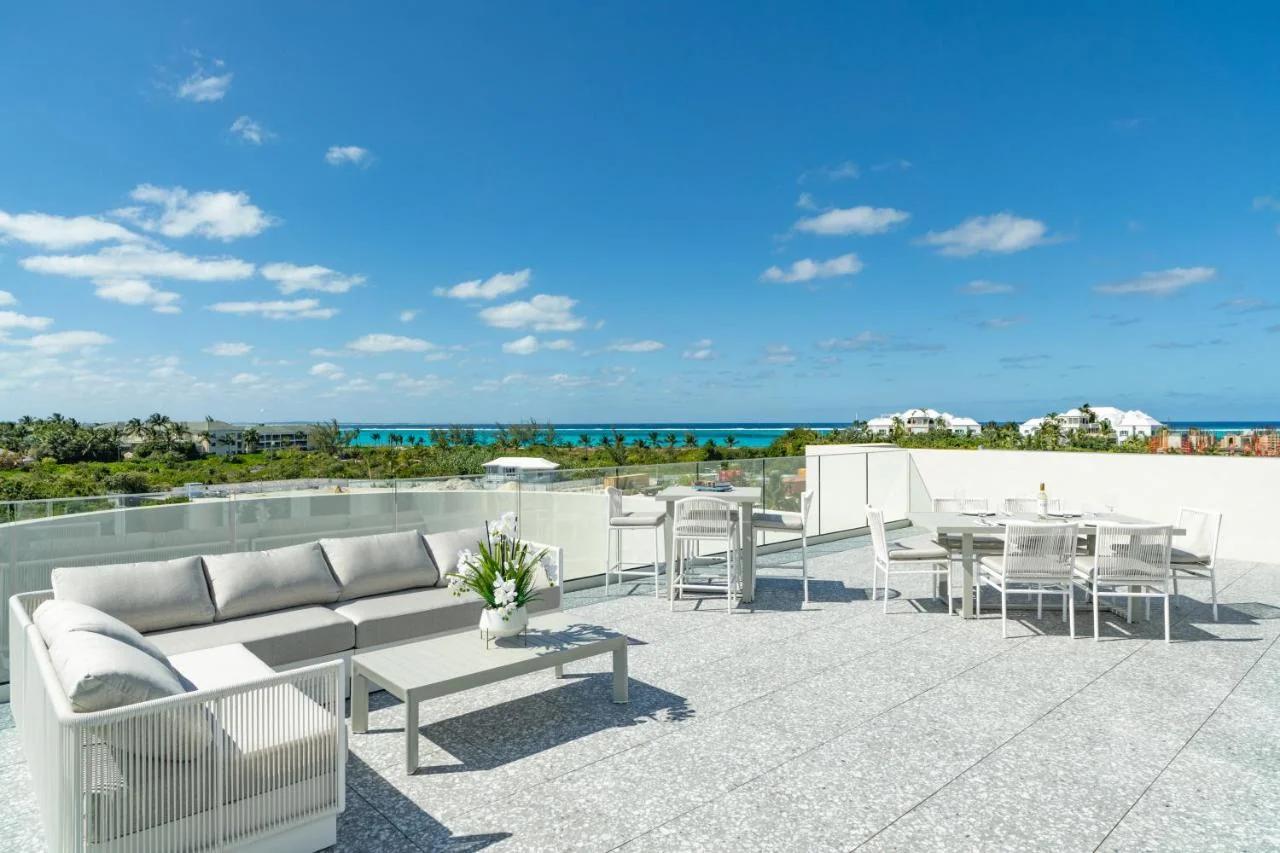 Ellipse Resort, Grace Bay photo