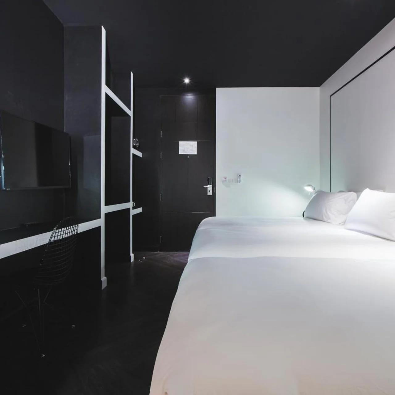 Blu Monkey Hub and Hotel Phuket Town- Free All Day Coworking space photo