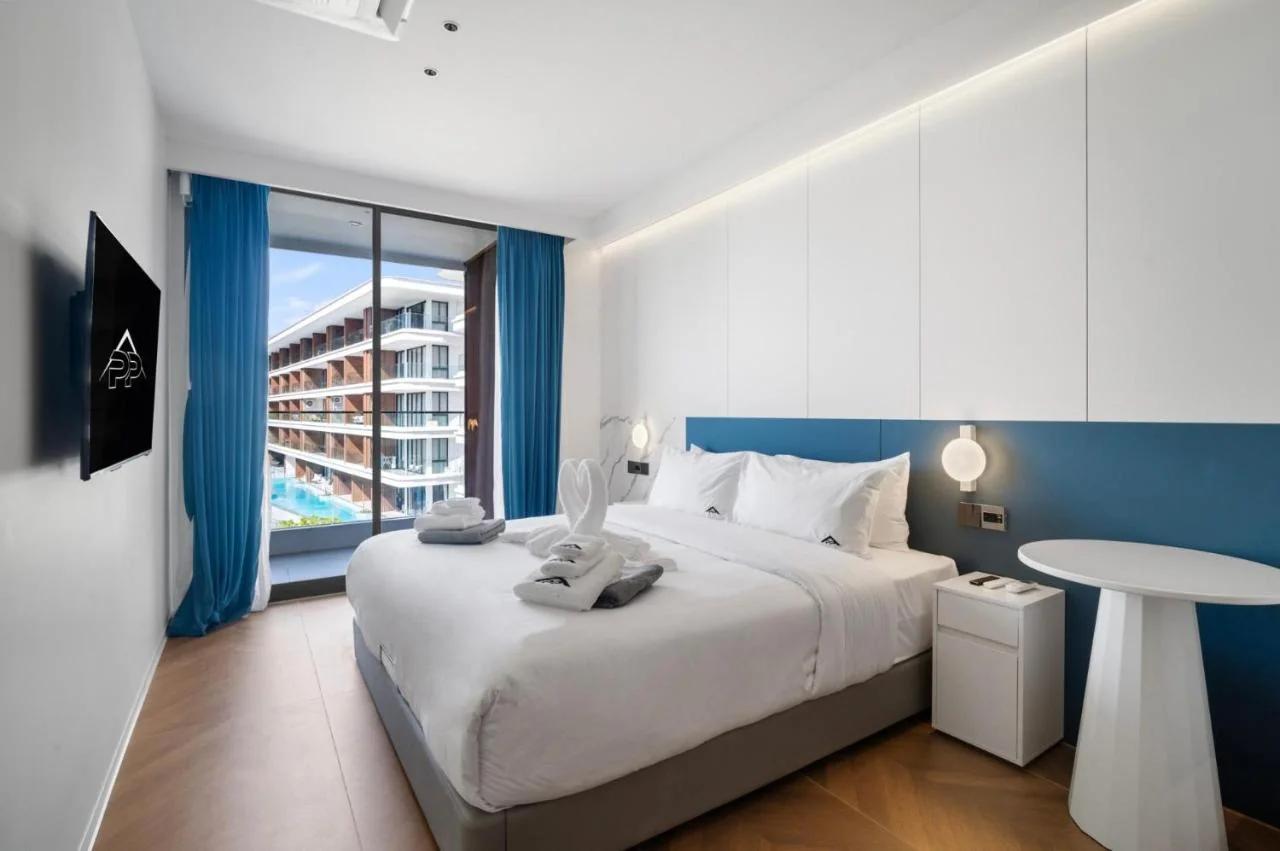 Premier BEACHFRONT 3BR Apartment E333 photo