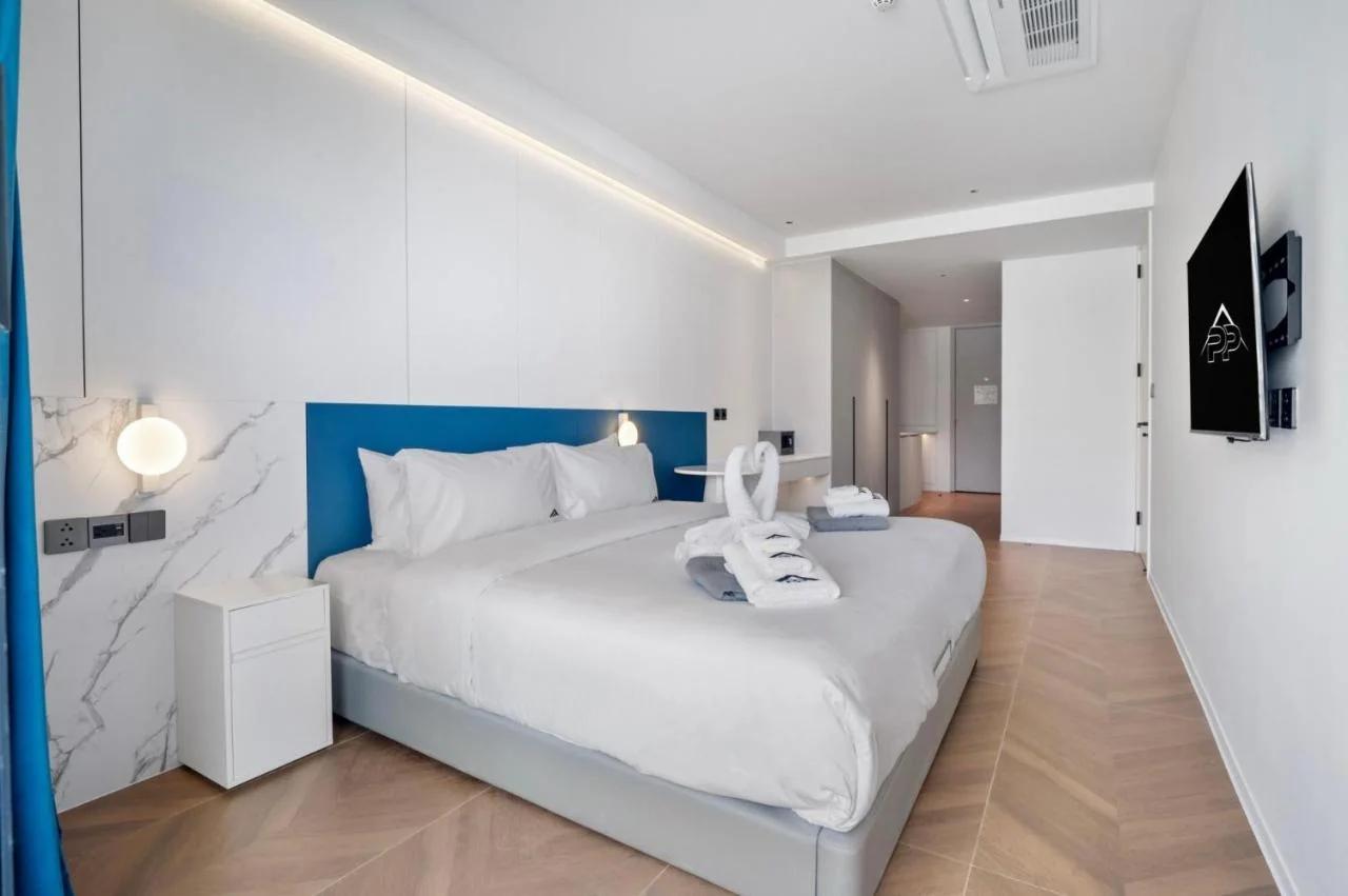 Premier BEACHFRONT 3BR Apartment E333 photo