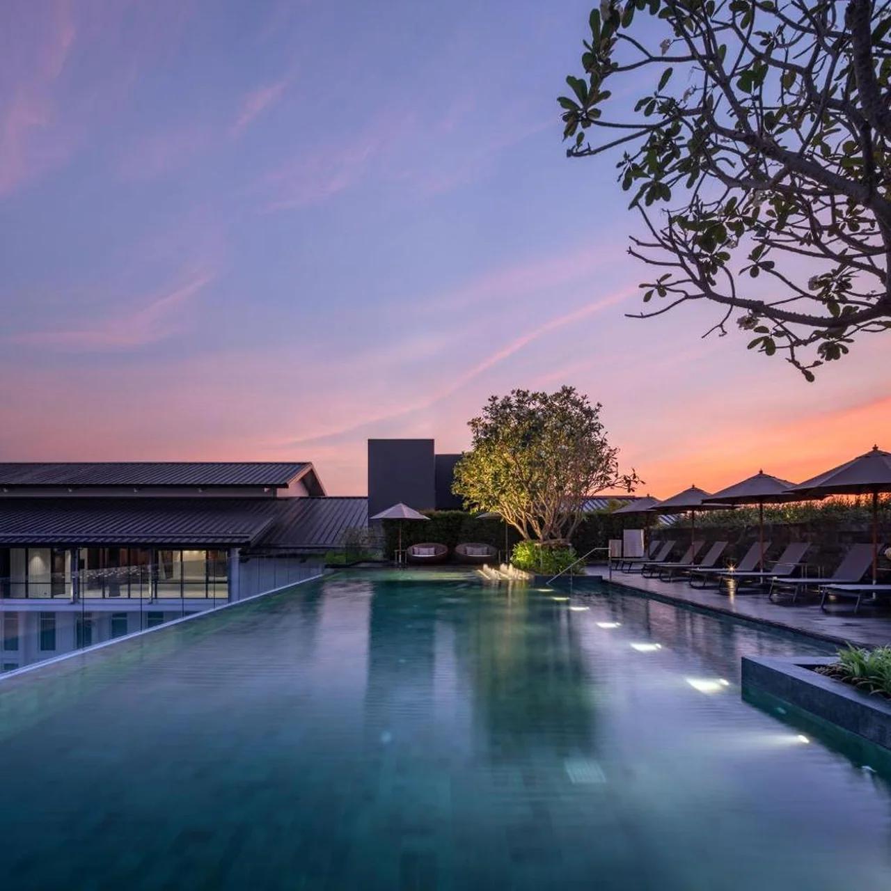 Ramada Plaza by Wyndham Chao Fah Phuket foto