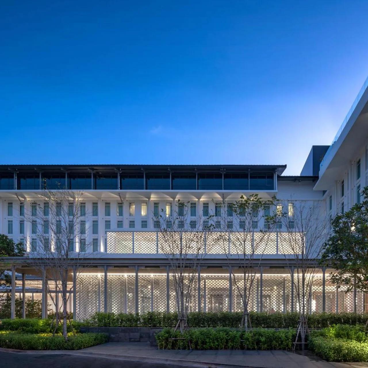 Ramada Plaza by Wyndham Chao Fah Phuket foto