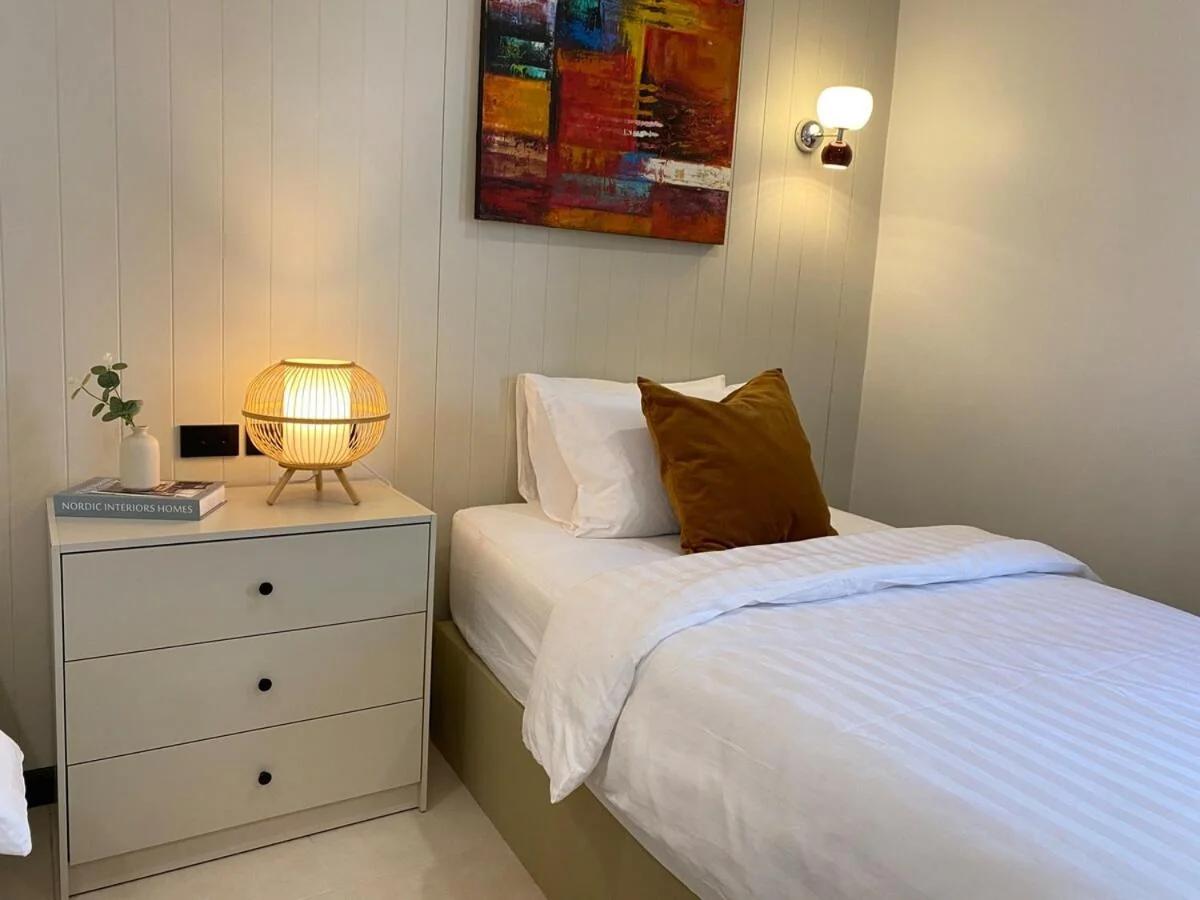Sea Breeze Villa Patong photo