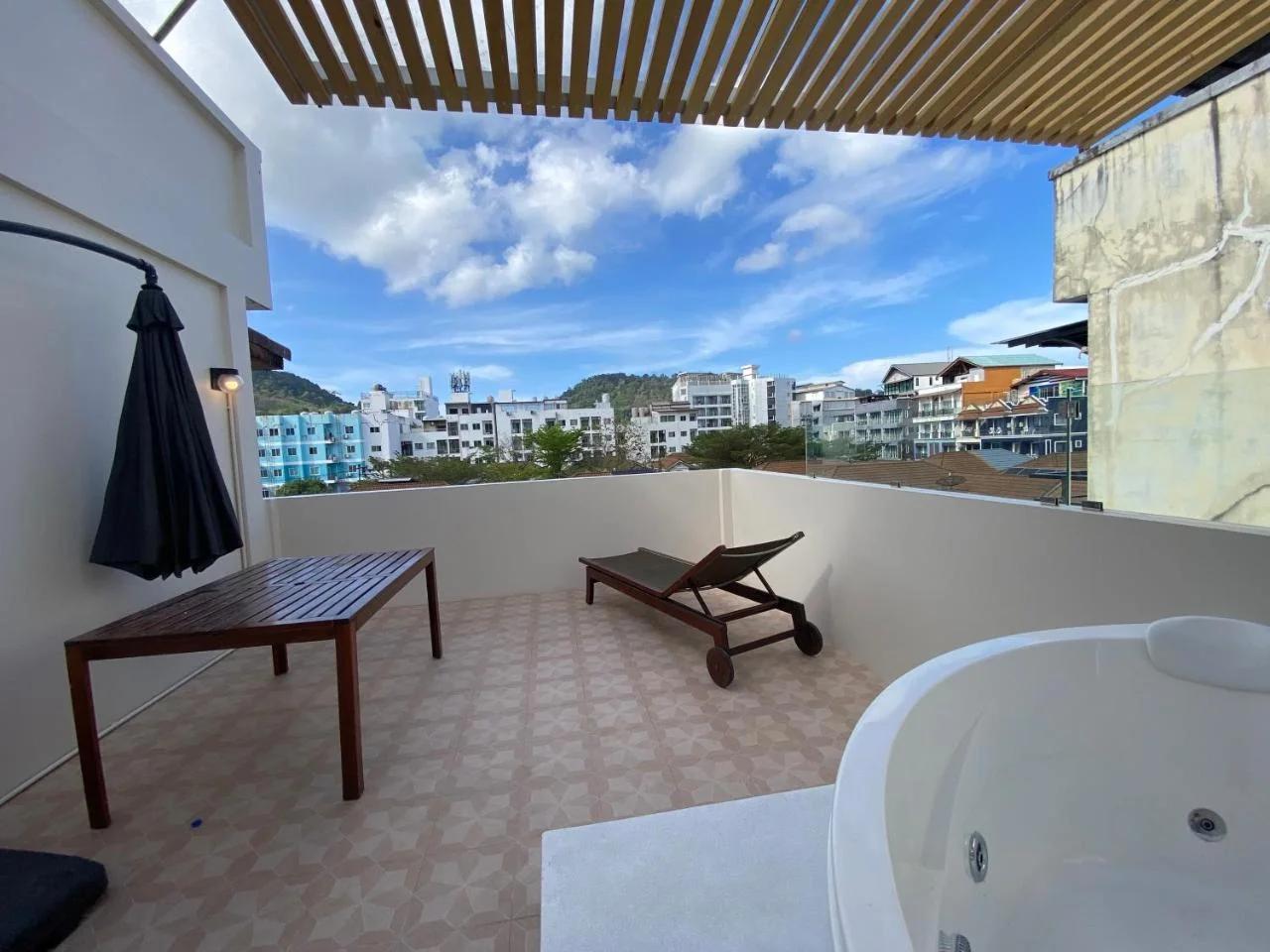 Sea Breeze Villa Patong photo