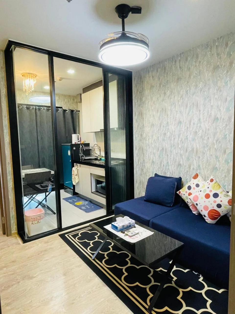 The base Central Pattaya 271 by Numam foto