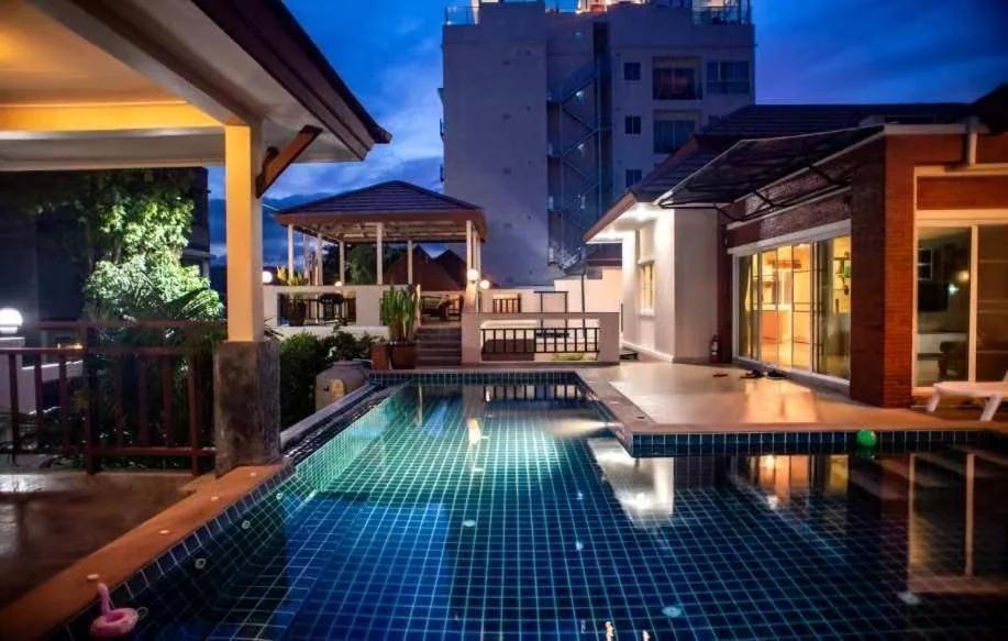ZJ Garden Pool Villa