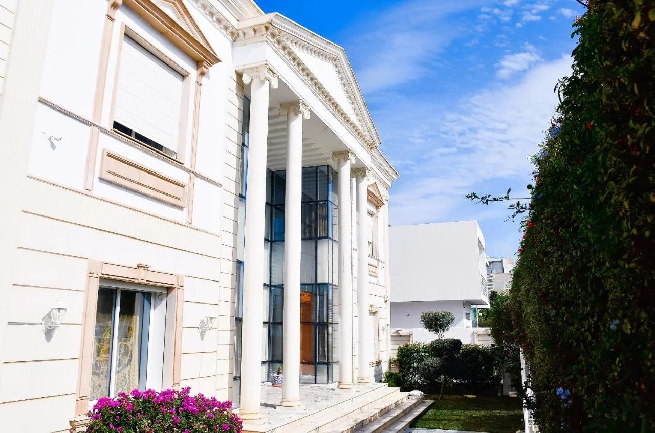 L'Orchidée - Suites de Luxe avec Piscine Chauffée et Vue sur le Lac de Tunis photo