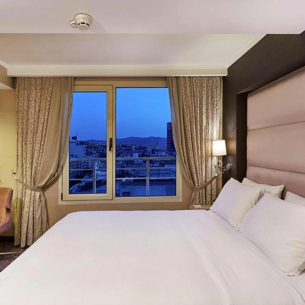 DoubleTree by Hilton Izmir - Alsancak photo