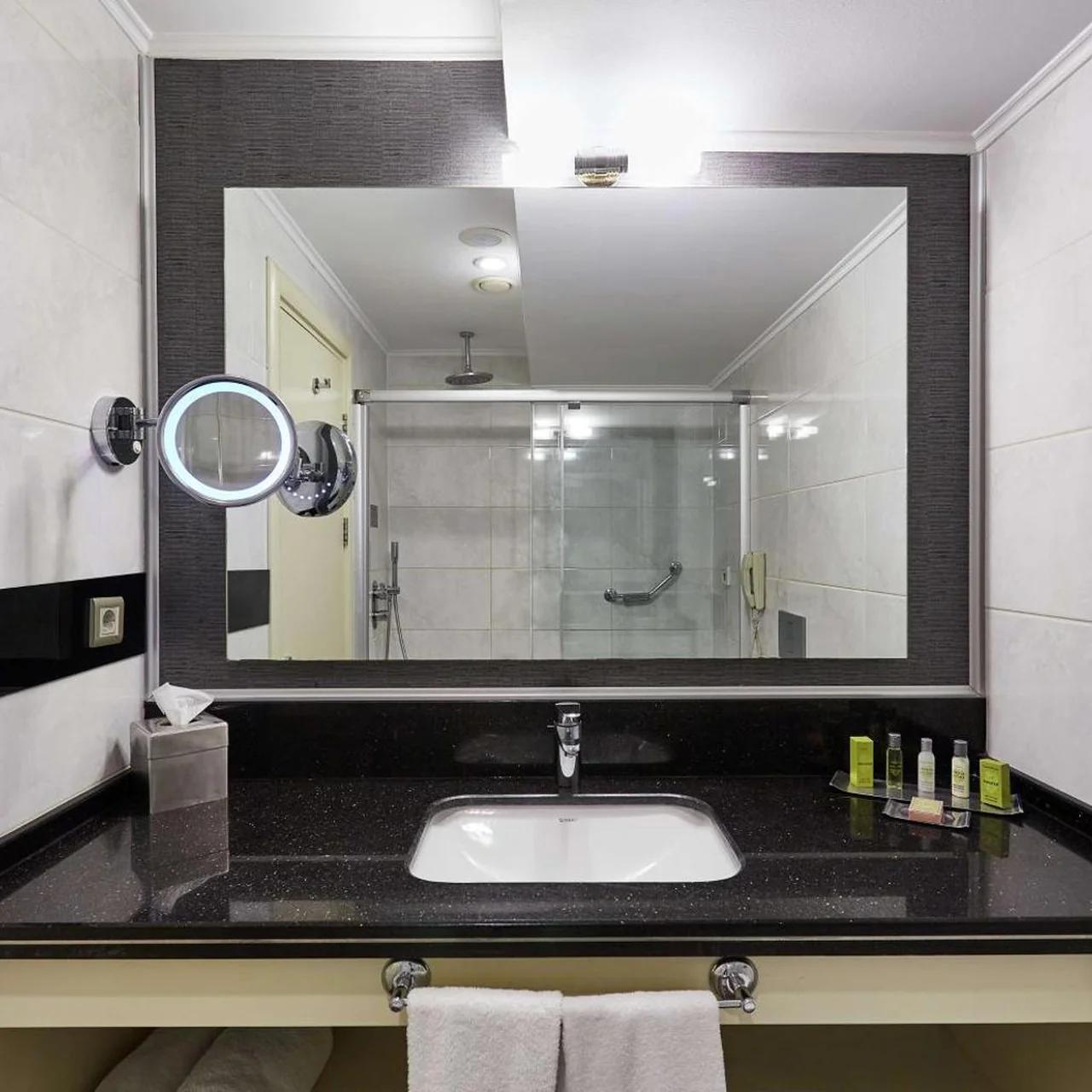 DoubleTree by Hilton Izmir - Alsancak photo
