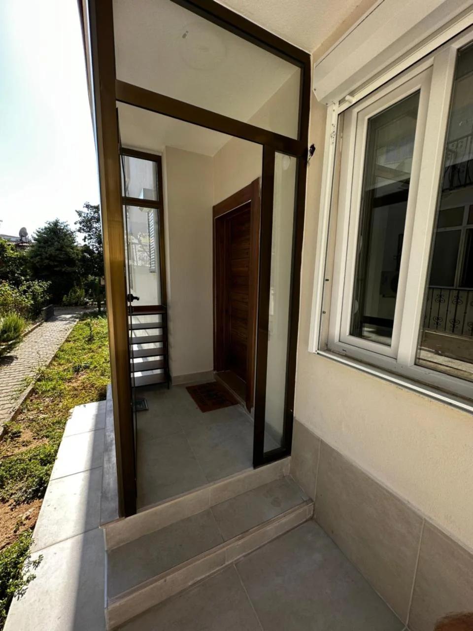 Side Holiday House photo