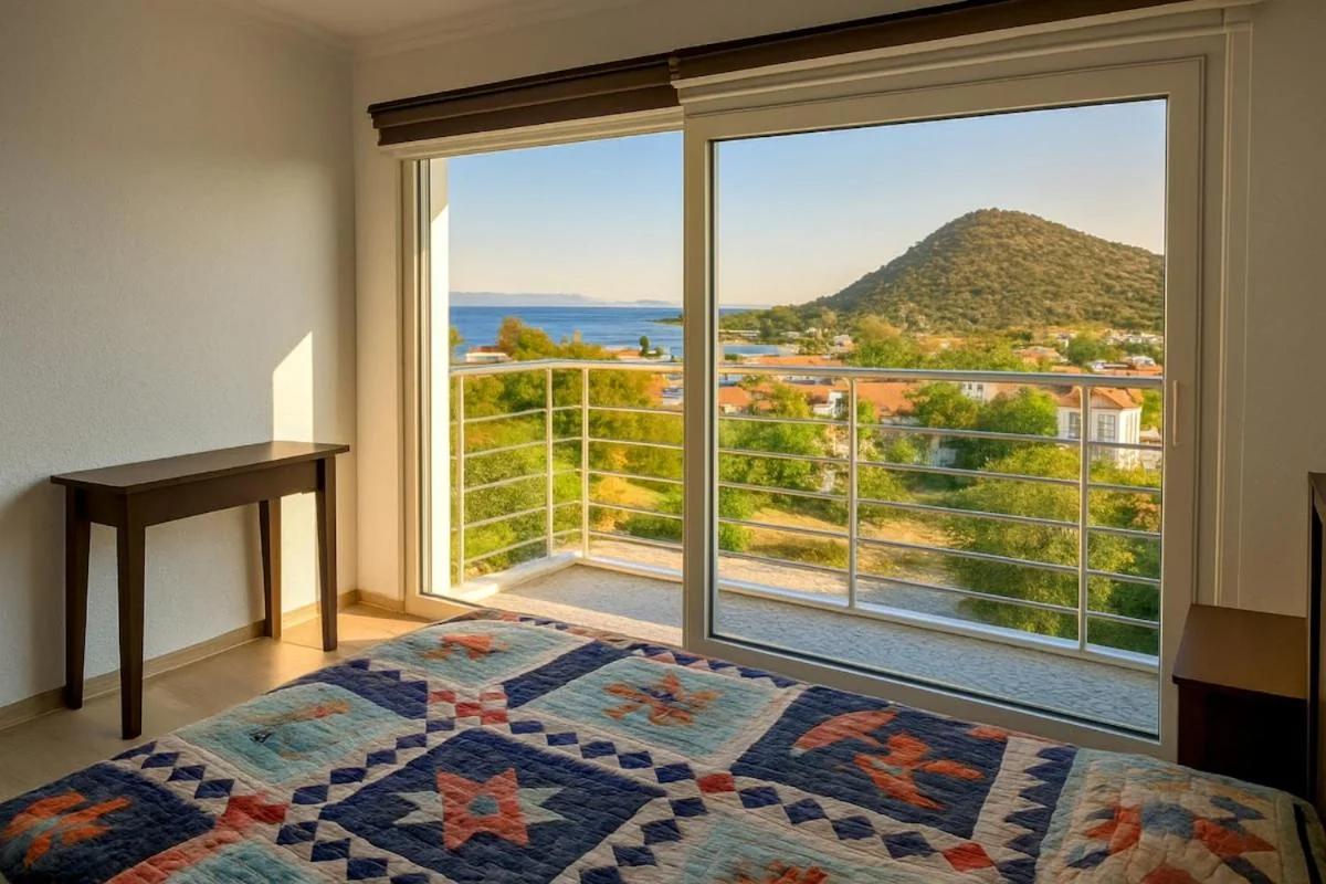 Villa with private pool and unique sea view in Çeşme photo