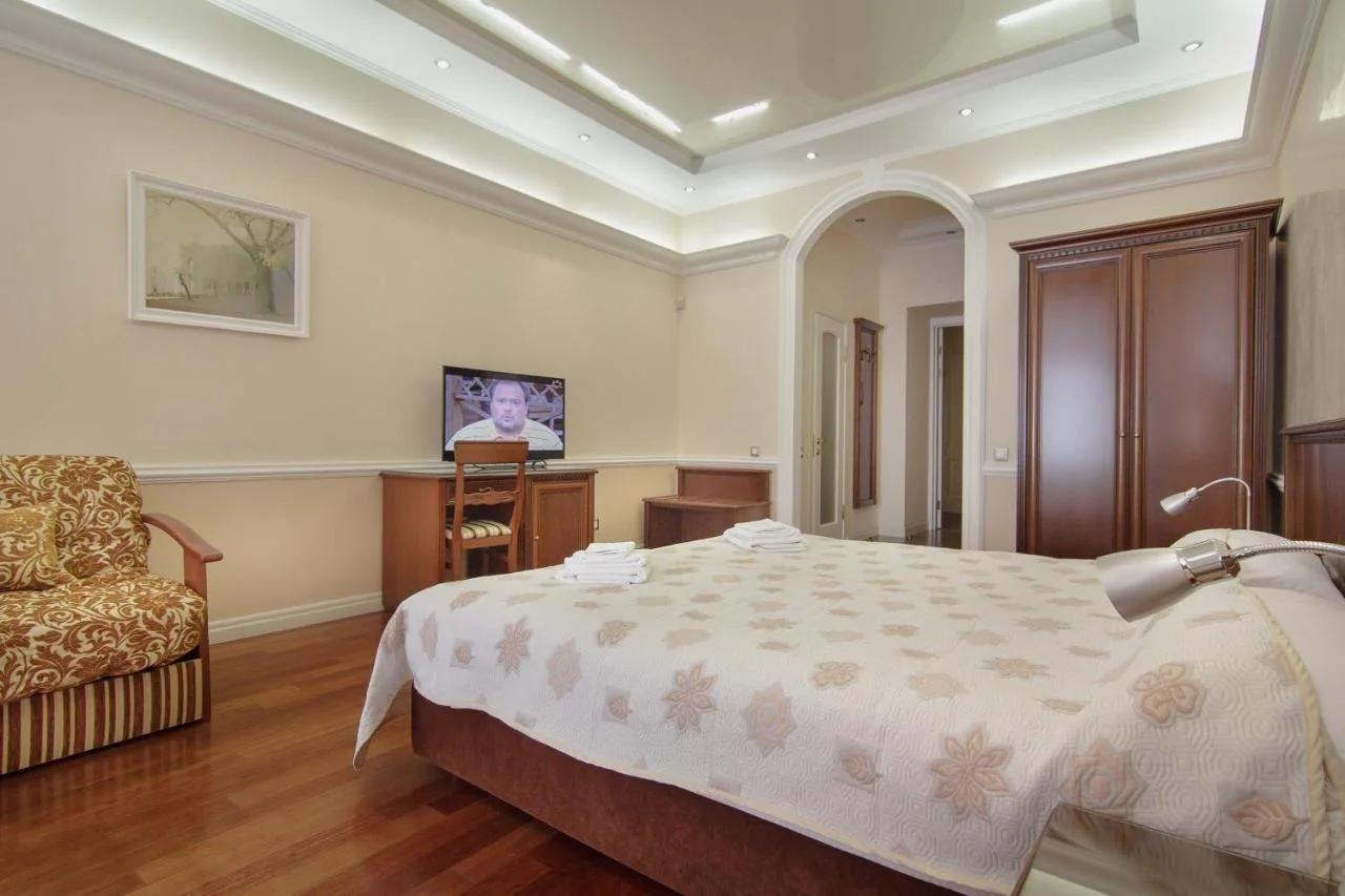 Consul Hotel Консул photo