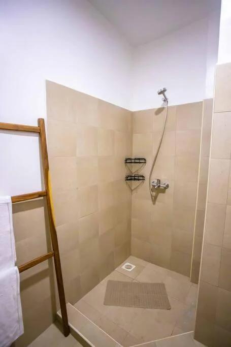 Rustic Haven Lakeside Condo in Entebbe photo