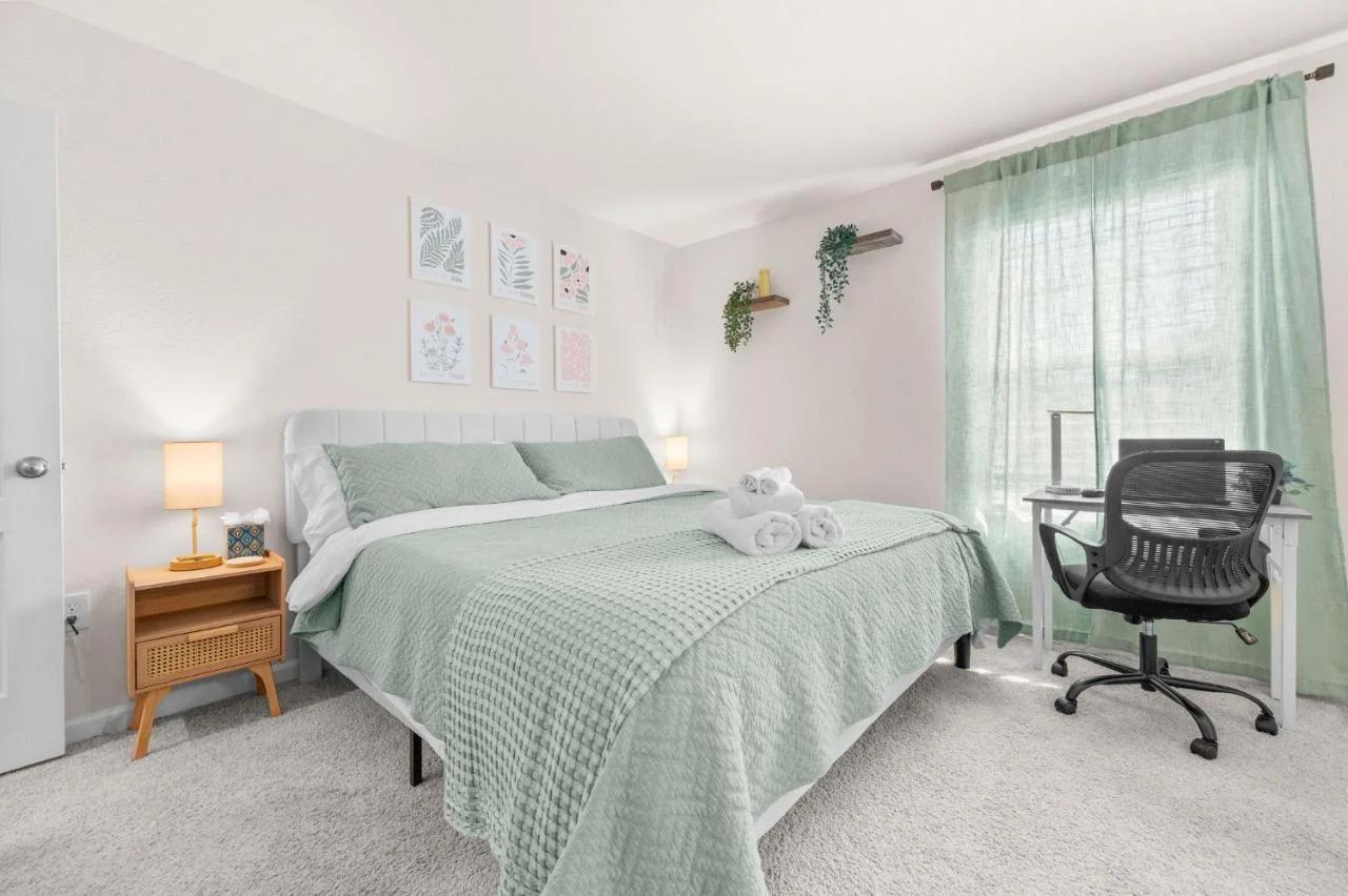 2BR Ensuite - Pool Gym - Near Beach - Lake View Patio - Jax n Historic St Aug photo