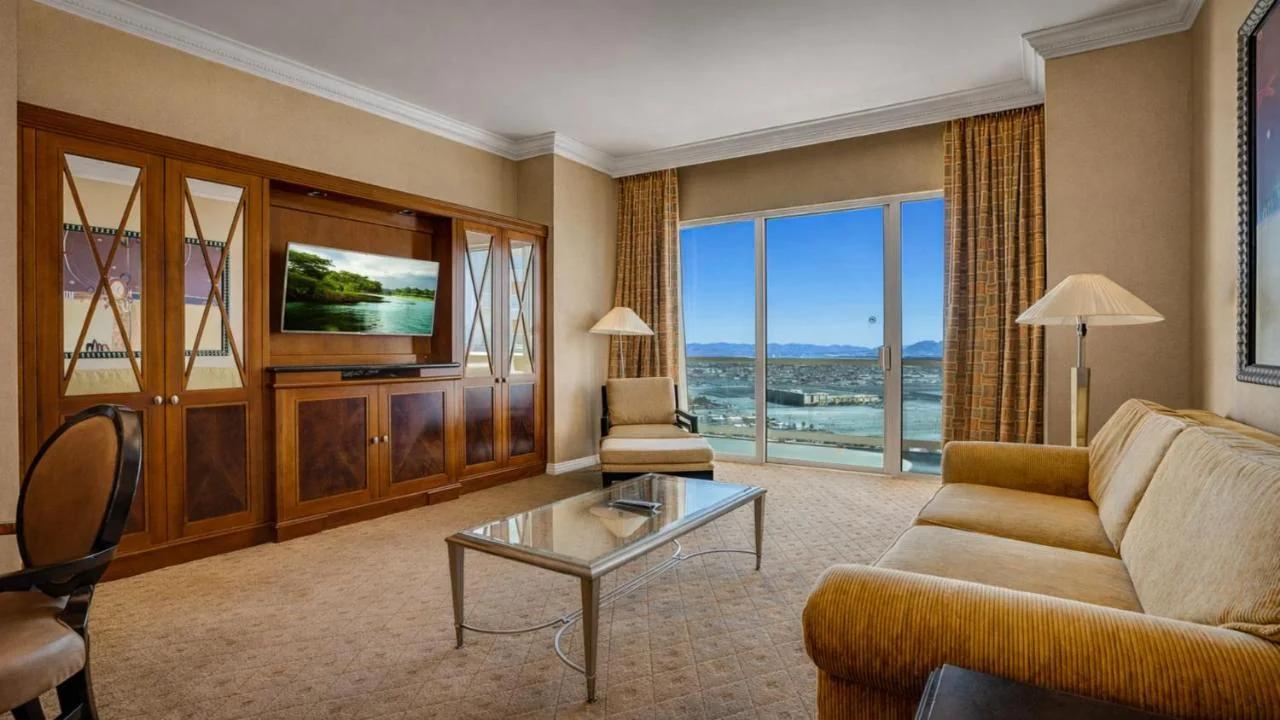 32nd Floor MGM Signature 2BR Combo High-Floor Views No Resort Fees