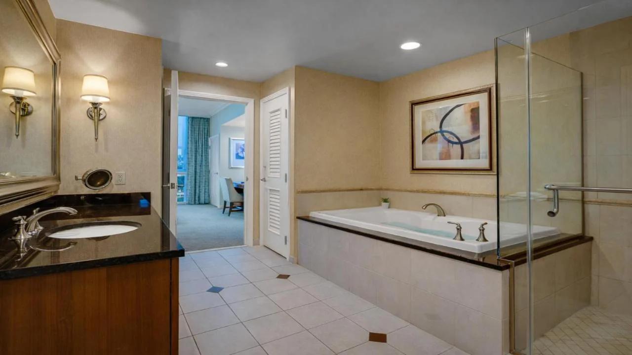 32nd Floor MGM Signature 2BR Combo High-Floor Views No Resort Fees photo
