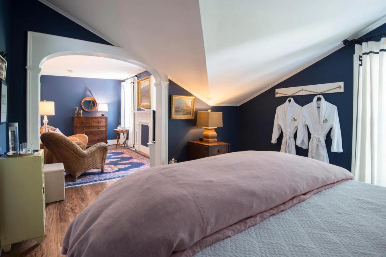 34 State "Historic Luxury Suites" Skaneateles photo
