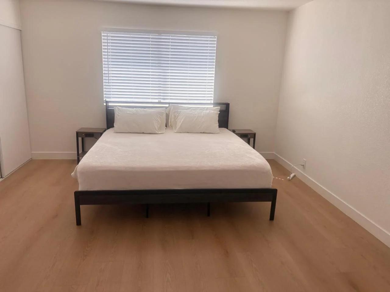 4 bedroom Luxuriously Furnished Modern Mansion With Pool, Spa, and Patio photo