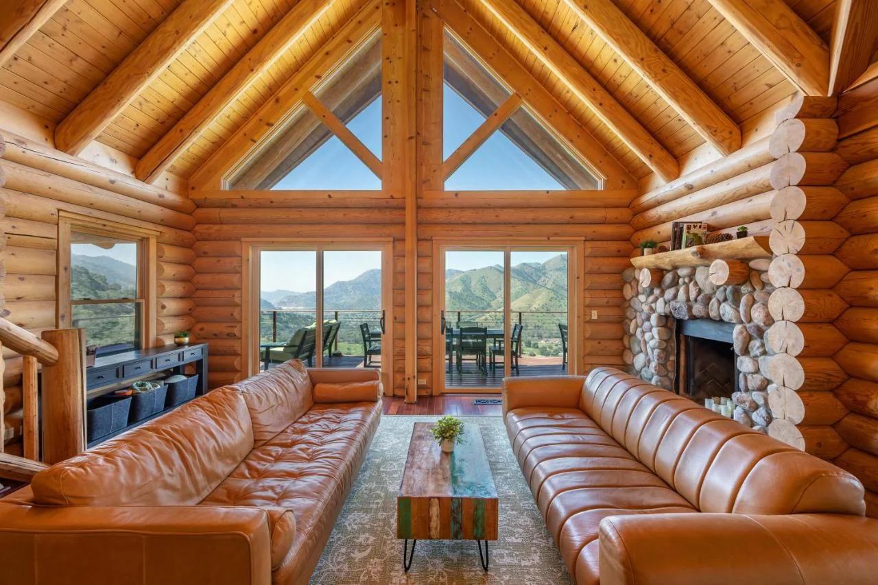 4 Kings Log Cabin 150 Acres Spectacular Views photo