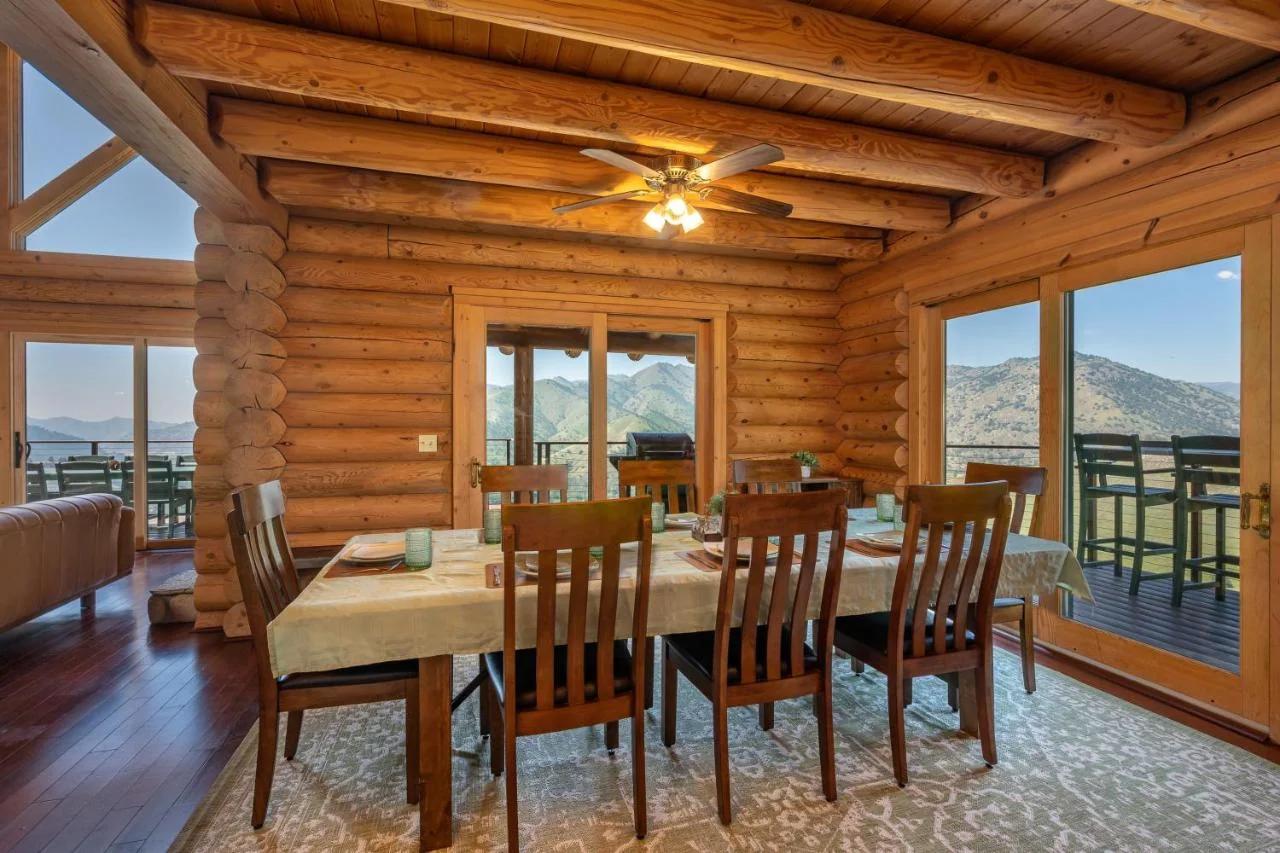 4 Kings Log Cabin 150 Acres Spectacular Views photo