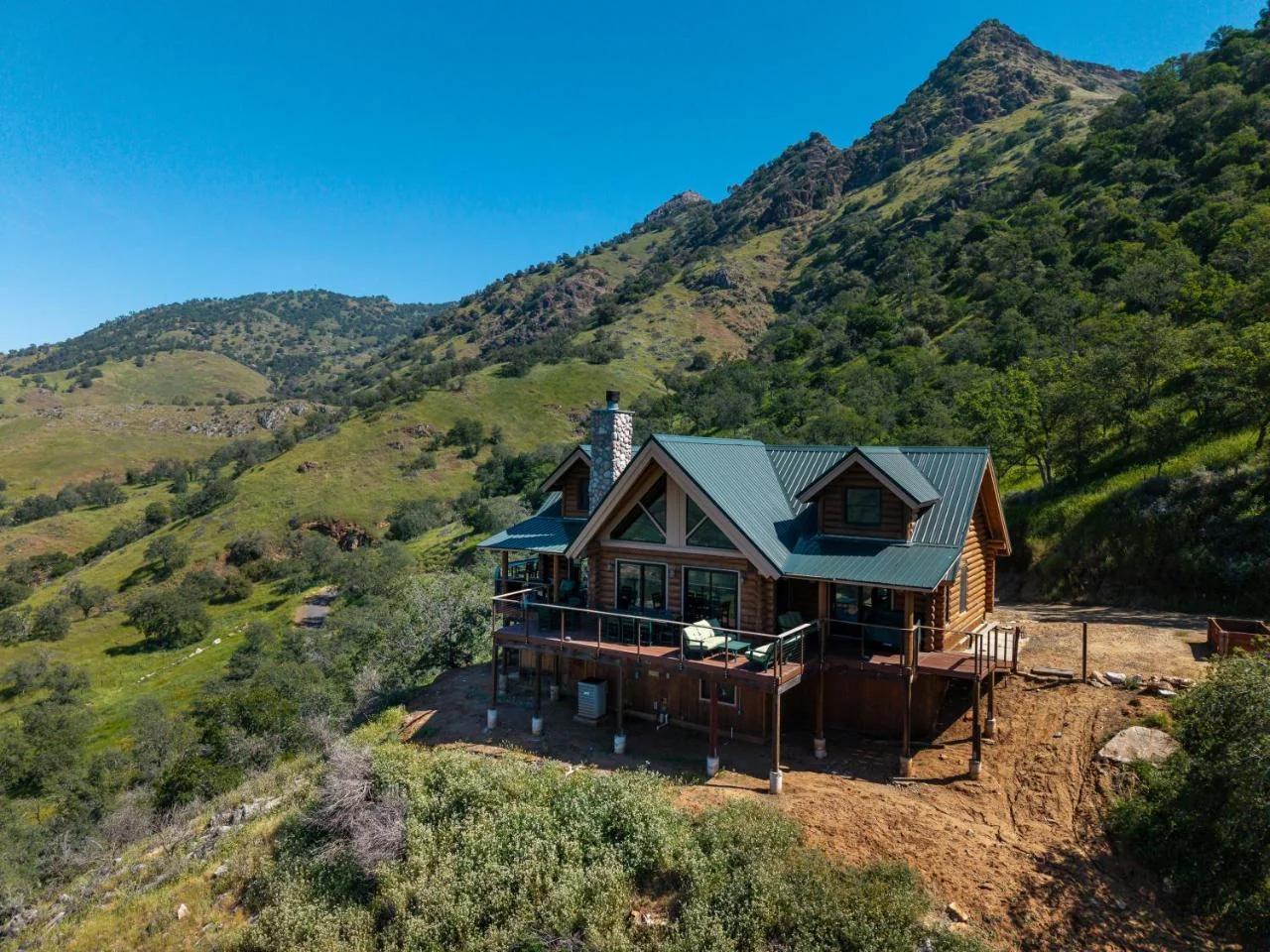 4 Kings Log Cabin 150 Acres Spectacular Views photo