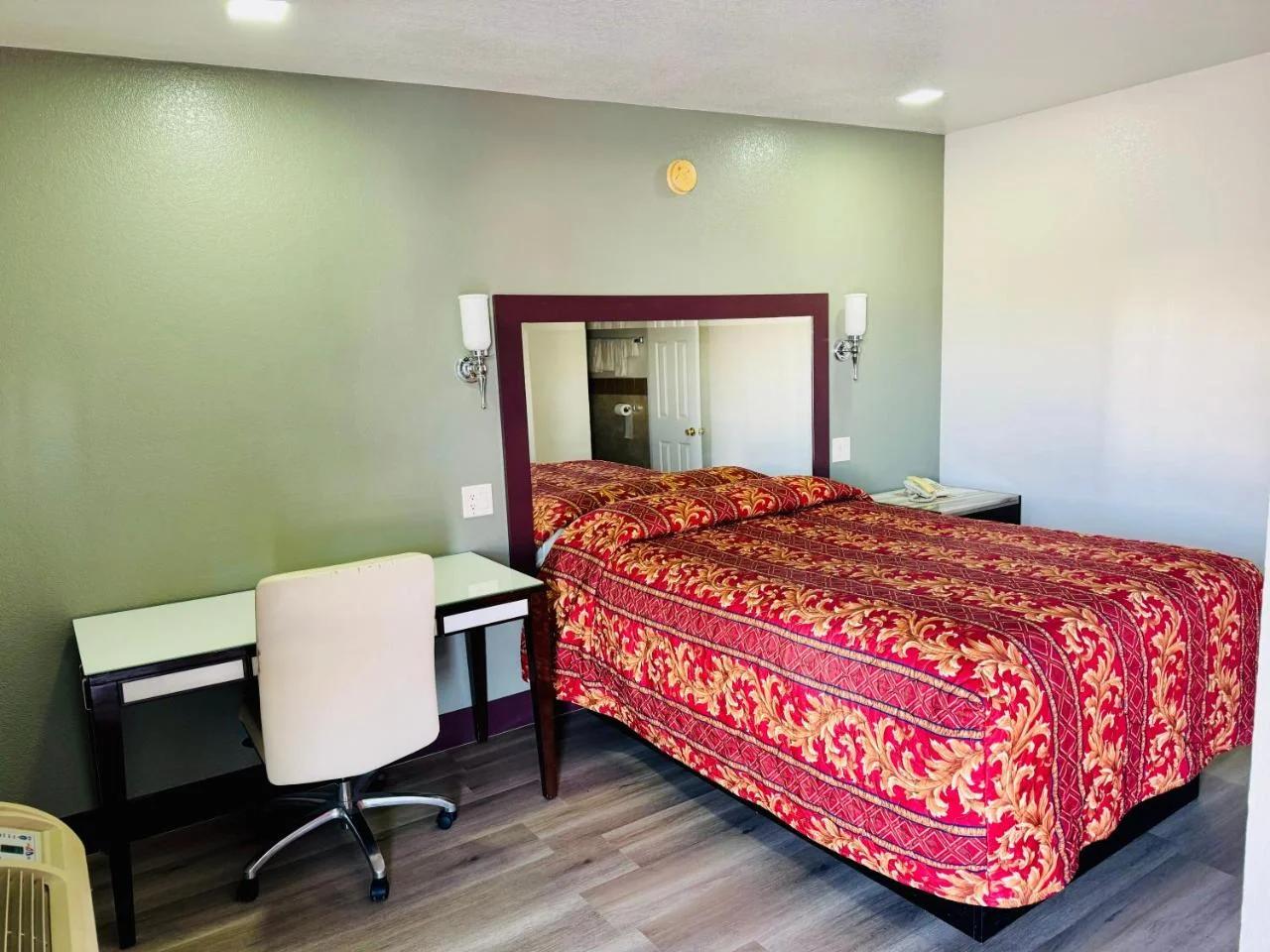 A Fisher's Inn Motel photo