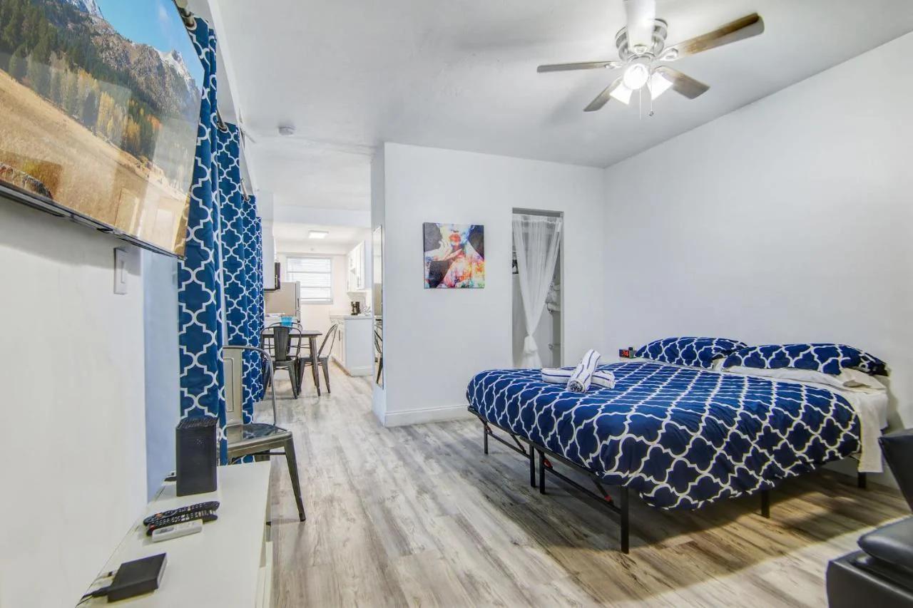 Balcony Deco Apt, w/2 QueenBeds, on Ocean Dr Beach foto