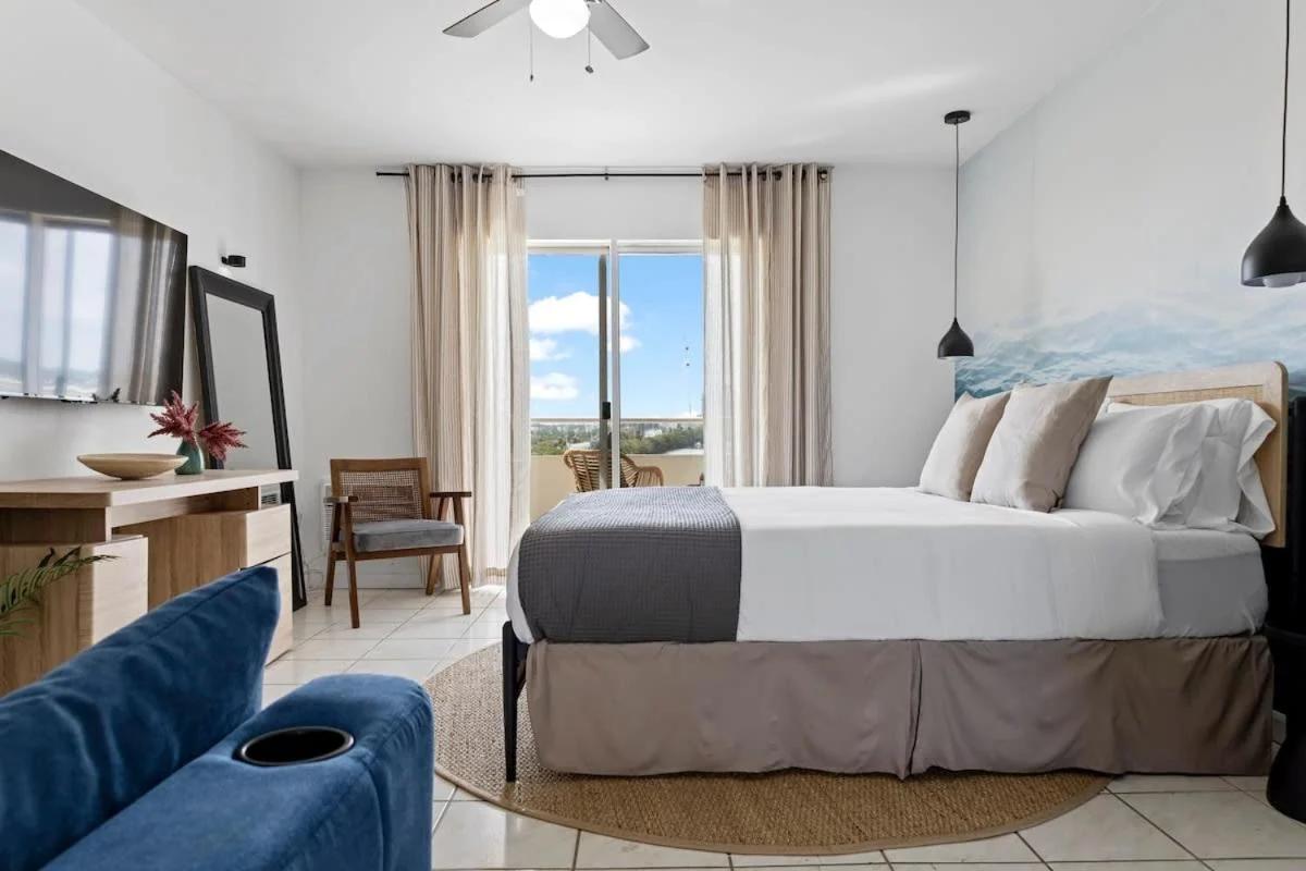 Bayshore Bliss, Cozy with Water Views of Miami Bay photo