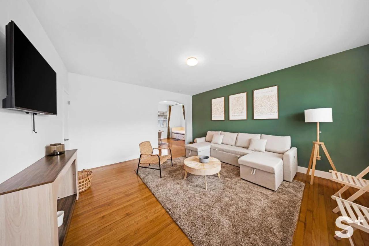 Beachside 1-BD Retreat with Free Parking foto