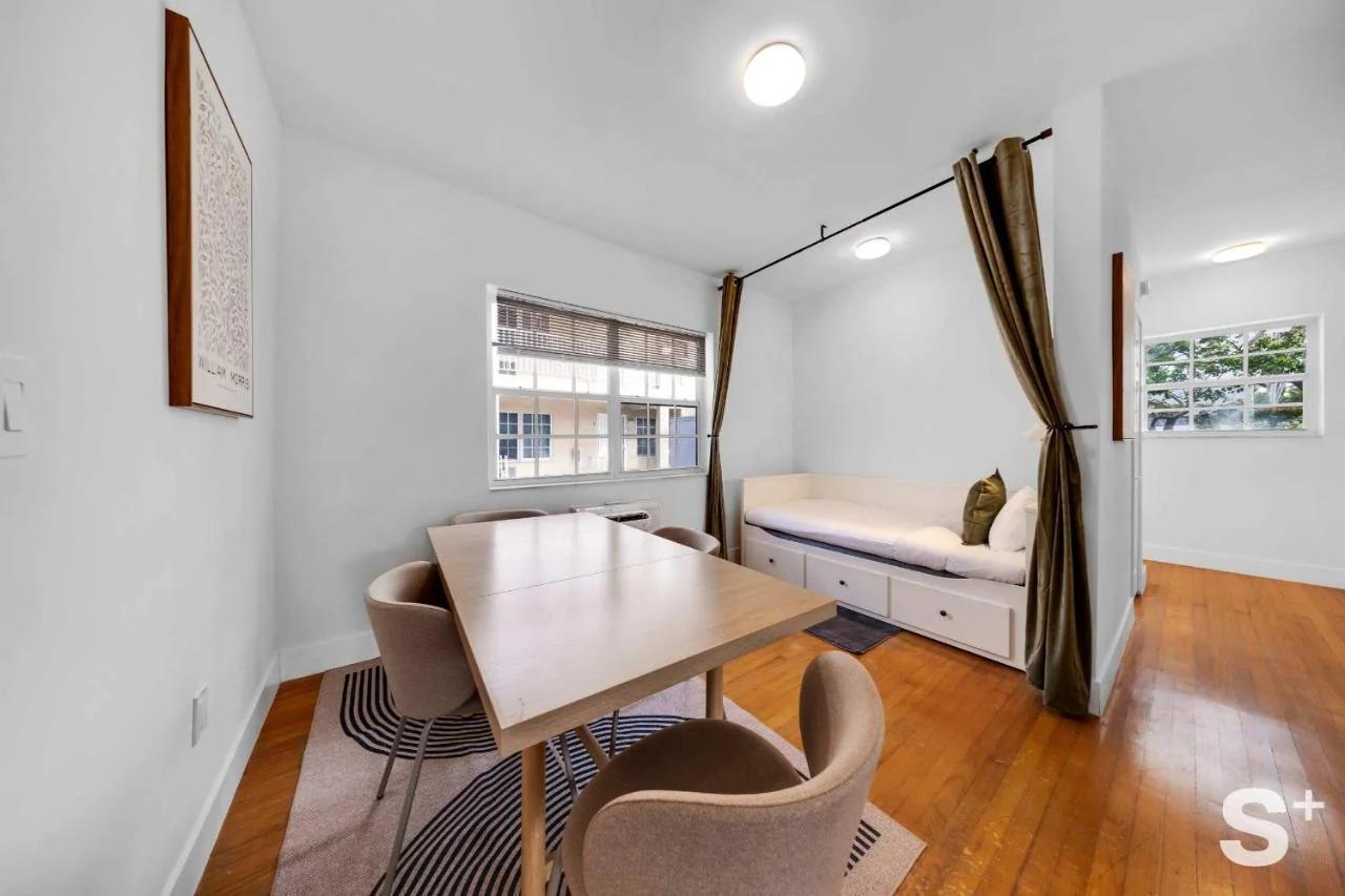 Beachside 1-BD Retreat with Free Parking foto