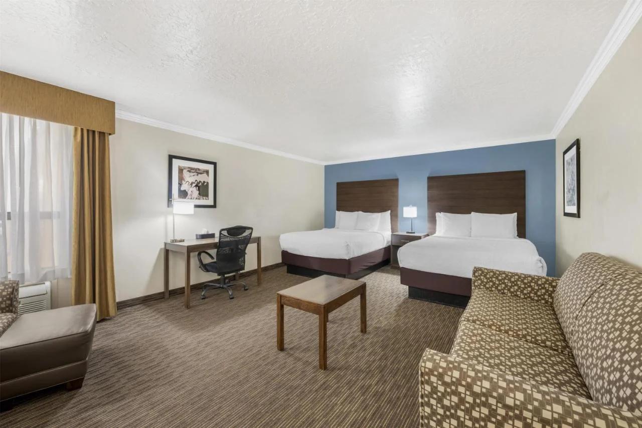 Best Western Airport Albuquerque InnSuites Hotel & Suites photo