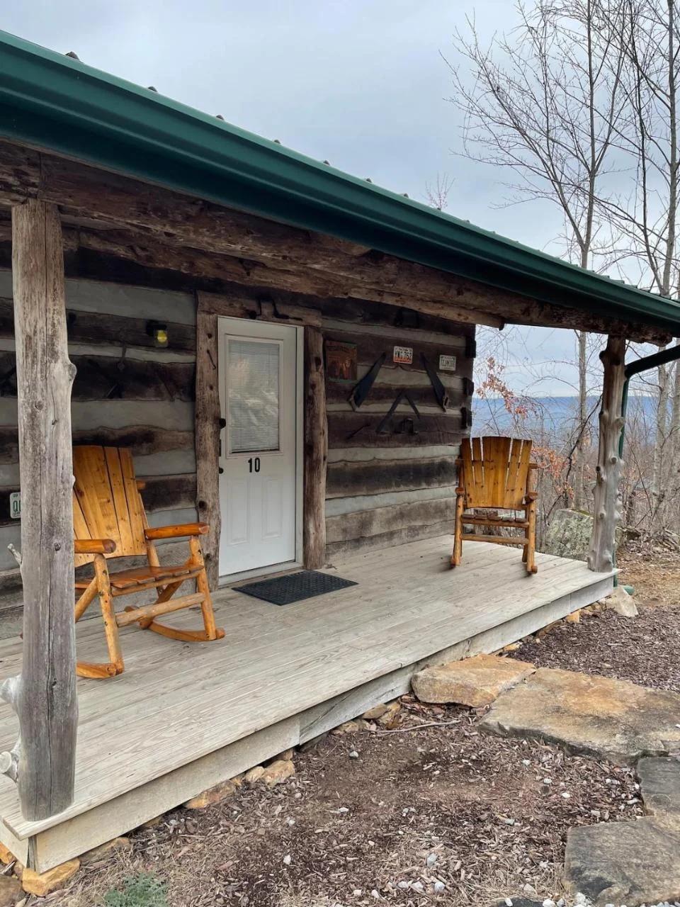 Cabin Lookout Mountain photo
