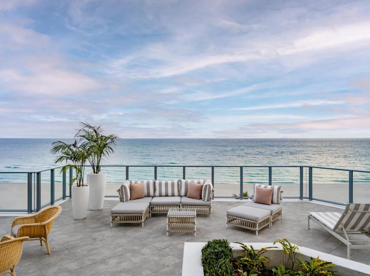 Cadillac Hotel & Beach Club, Autograph Collection photo