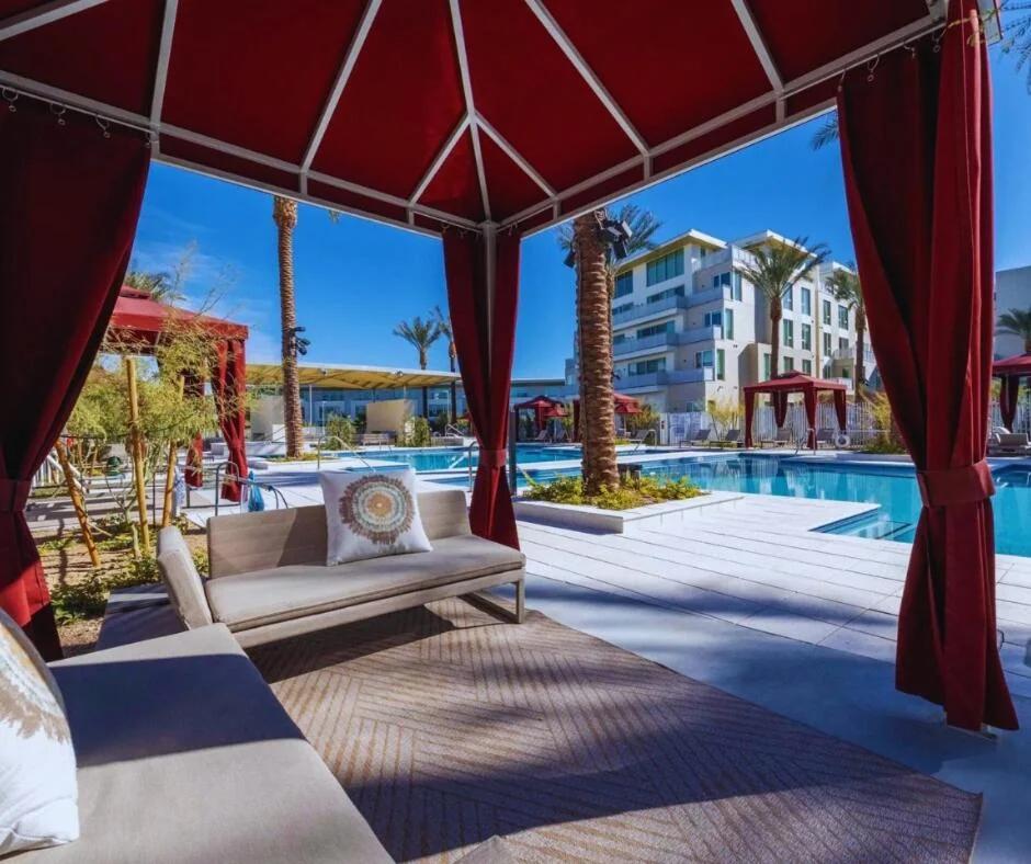 Casa Nube with Beach Club, Pickleball Court , Gym & Spa, Near Airport & Las Vegas Strip photo
