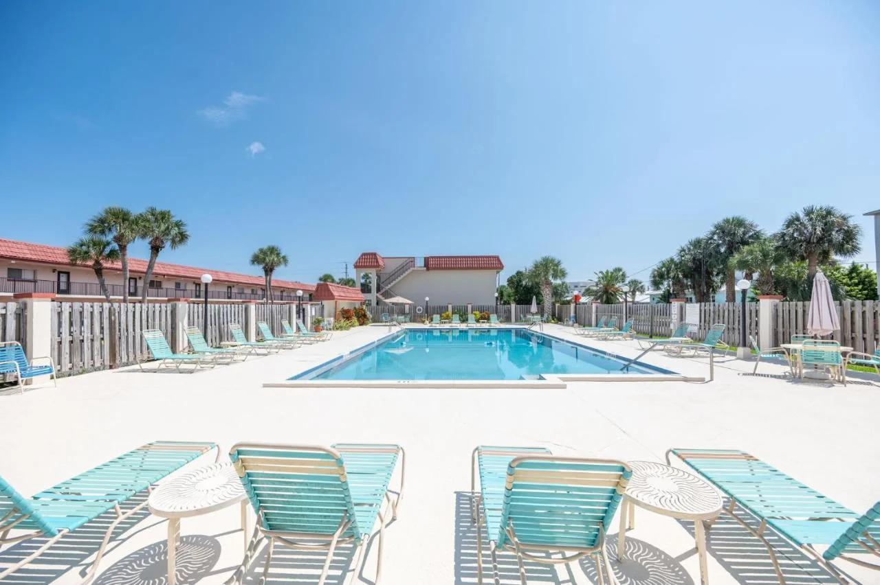 Coastal Condo - Walk to Beach Pool Pickleball and Boat Ramp photo