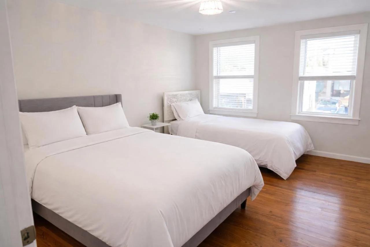 Coastal Stay Newer Modern 3BR 2BA Free Parking Walk to Swampscott Beach photo