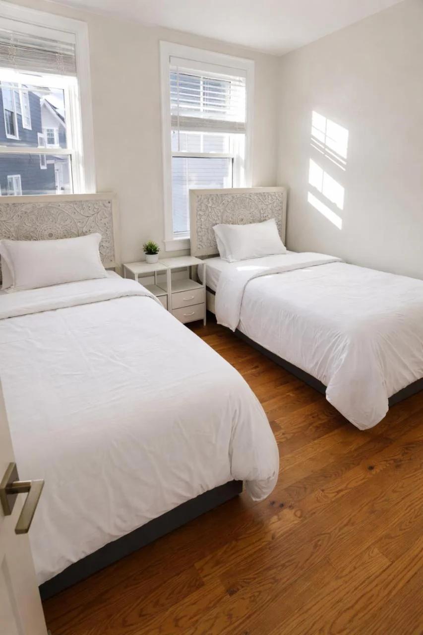 Coastal Stay Newer Modern 3BR 2BA Free Parking Walk to Swampscott Beach photo