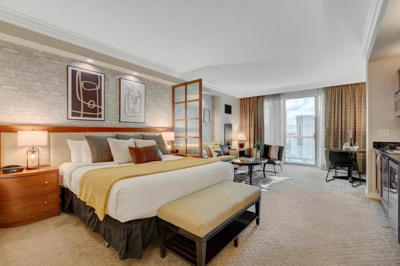 Comfort Suite at MGM Signature Balcony Strip View photo