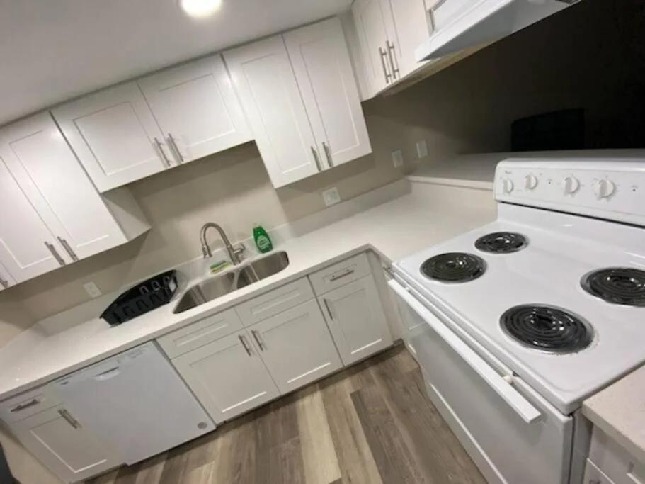 condo in downtown free parking 4 mins frm Freemont photo