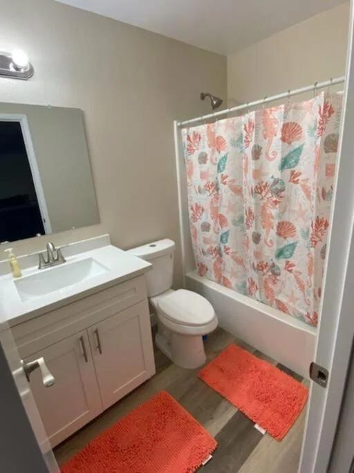 condo in downtown free parking 4 mins frm Freemont photo