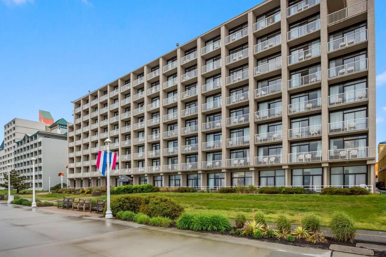 Country Inn & Suites by Radisson, Virginia Beach Oceanfront photo
